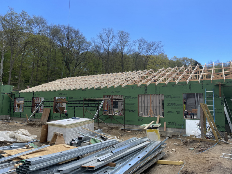 2023-05-Truss-roof-up-w