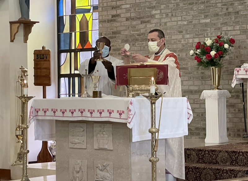 13-Bishop-communion